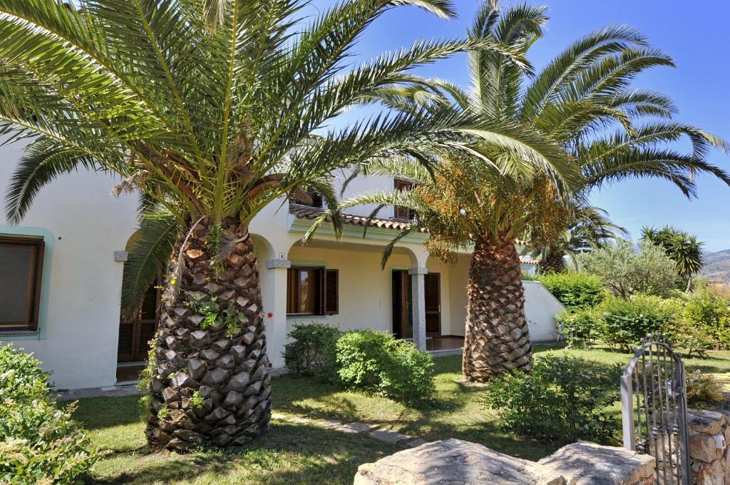 סאן תאודורו Iss Travel, Ambra Apartments - 800 M From La Cinta Beach חדר תמונה