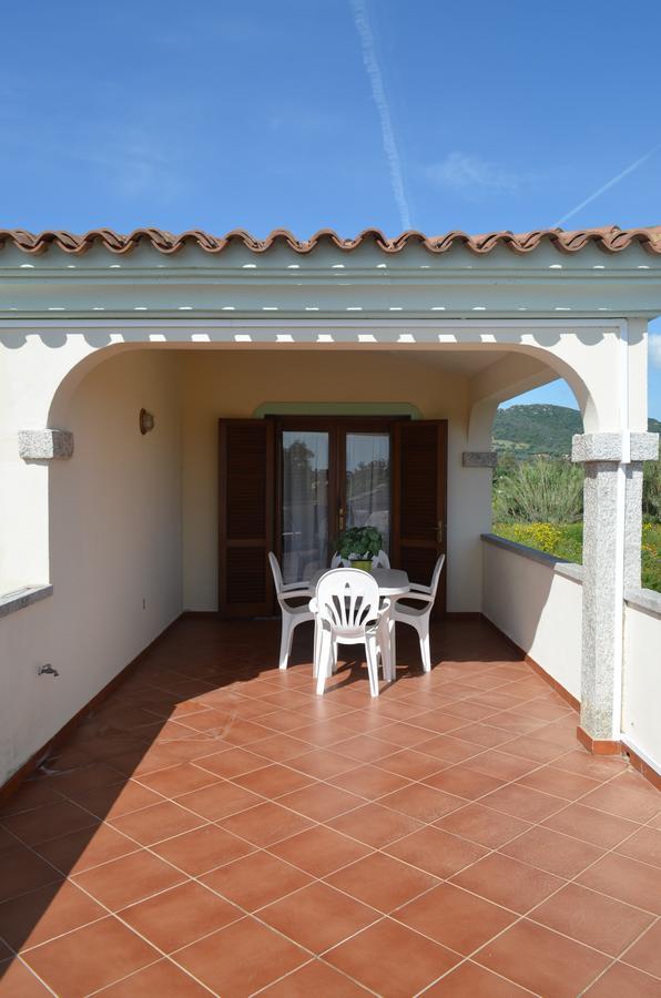 סאן תאודורו Iss Travel, Ambra Apartments - 800 M From La Cinta Beach מראה חיצוני תמונה