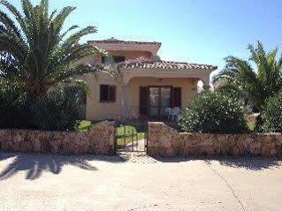סאן תאודורו Iss Travel, Ambra Apartments - 800 M From La Cinta Beach מראה חיצוני תמונה