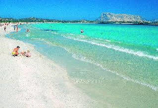 סאן תאודורו Iss Travel, Ambra Apartments - 800 M From La Cinta Beach מראה חיצוני תמונה